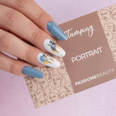 decorazioni unghie con piastra stamping